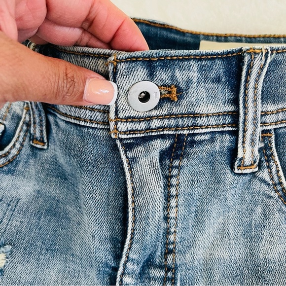 Anthropologie PILCRO Slim Boyfriend shorts - Picture 4 of 9